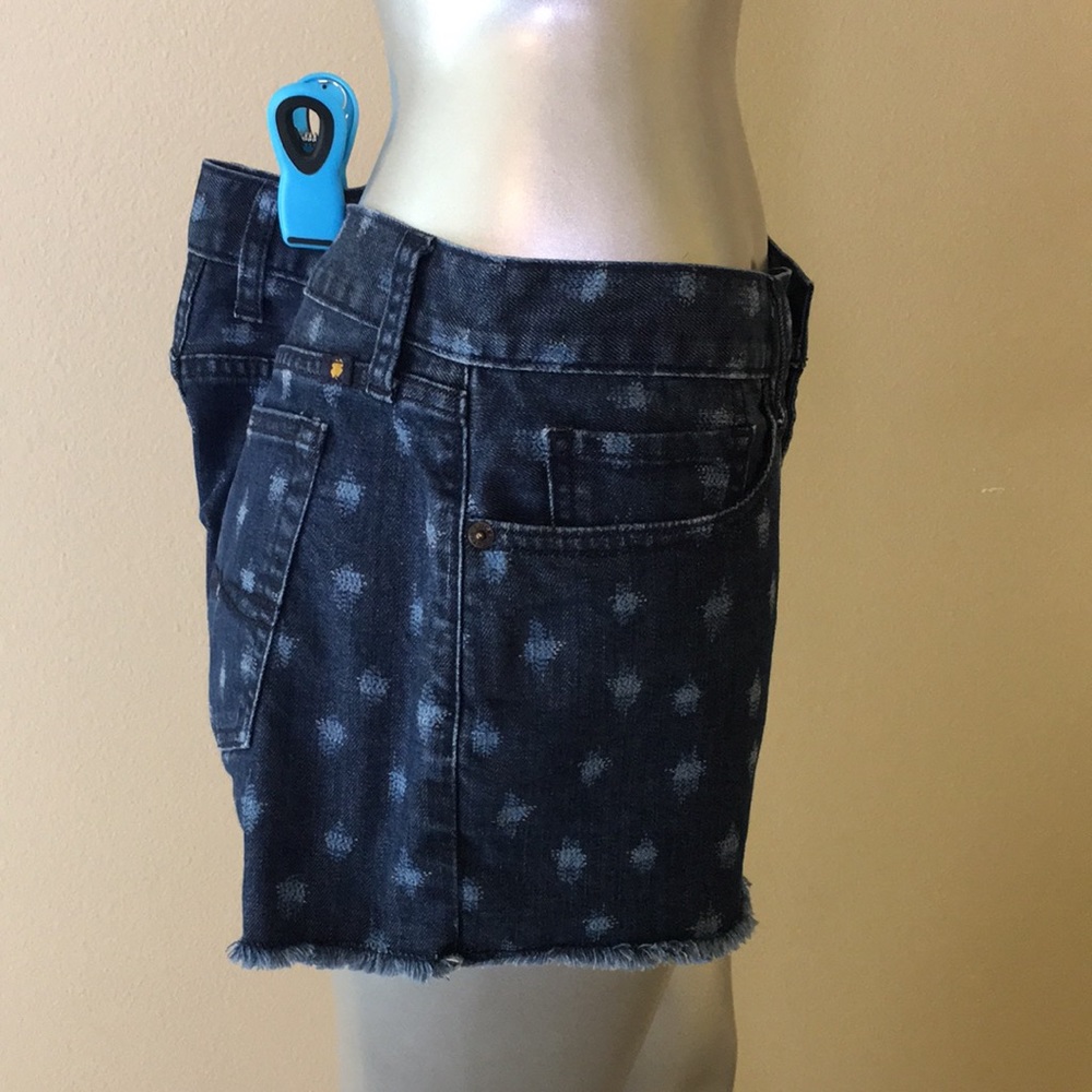 LUCKY BRAND | Riley Short Raw Fringe Hem - Picture 5 of 12